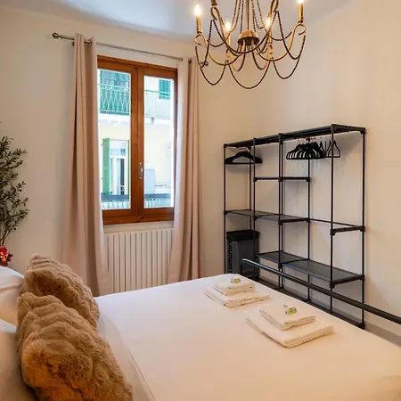 Charming Close To The Center *