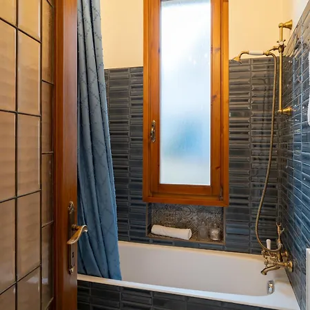 Charming Close To The Center * סנרמו